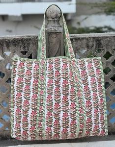 Bolso de Hombro Acolchado de Algodón Estampado Premium con Costuras Duraderas y Aspecto Moderno - Product Image 6