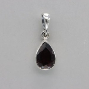 Colgante de Plata de Ley 925 con Baño de Rodio y Piedra Lunar Arcoíris, Diseño Floral, Estilo Bohemia, Amuleto Unisex de Judaísmo - Product Image 2