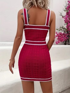 Vestido Mini Ajustado de Punto Rojo con Cuello Cuadrado, Tirantes Finos y Botones Delanteros, Estilo Casual de Verano, Color Sólido - Product Image 5