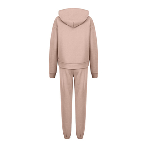 Colección de chándales para mujer diseñados para un estilo de vida activo que ofrece comodidad, transpirabilidad, estilo y un atractivo moderno. - Product Image 5