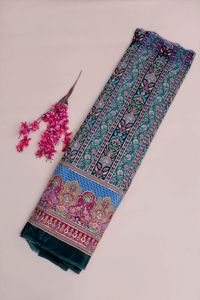 Tela con estampado floral en rayas color verde azulado oscuro con borde ornamental para diseño de vestido Kurti, material para ropa étnica. - Product Image 5