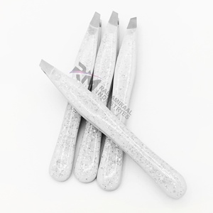 Pinza para cejas RMI personalizada con punta plateada y brillo blanco en forma de ángulo - Product Image 5