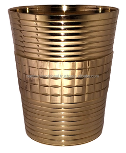 Verre à eau en laiton avec conception de gravure Verre à boire en métal avec finition antique en laiton de couleur or - Product Image 4