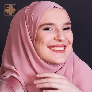 Hijab con estilo Ultimate Premium Buttery Soft Silky Smooth para mujer - Product Image 1