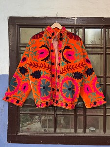 Chaqueta Suzani de Terciopelo con Bordado Floral Naranja Premium, Manga Larga, Cuello Alto, Hecha a Mano, Estilo Bohemio Étnico, Ropa de Abrigo de Primavera - Product Image 3