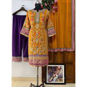 Ensemble haut et bas pour femme avec Dupatta pour fête - Product Image 1