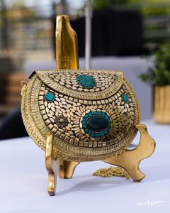 Bolso de Mano de Cristal de Lujo, Diseño Cuadrado Hecho a Mano - Product Image 2