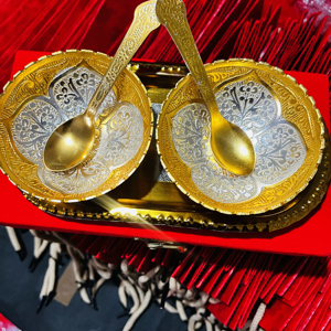 Ensemble de bols plaqués argent et or avec 2 cuillères |   Design allemand de qualité supérieure dans un coffret cadeau en velours royal pour la décoration de la maison et les cadeaux de fête - Product Image 1