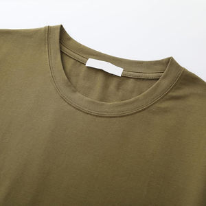 Camiseta de Manga Corta para Hombre, Color Verde Oliva, Cuello Redondo, Corte Regular, Color Sólido Informal, 100% Algodón Jersey, Tejido Liso Teñido - Product Image 3