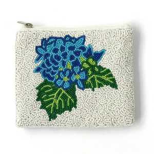 Porte-monnaie perlé Hortensia Blanc et Bleu, Pochette zippée à perles florales, Vente directe usine - Product Image 1