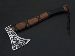 Hacha Vikinga Tomahawk |   Cuchilla de Acero al Carbono Forjada a Mano de 16 Pulgadas con Funda de Cuero y Madera de Palisandro |   Hacha para Trabajos en Madera, Camping y Actividades al Aire Libre, Ideal para Regalo - Product Image 5