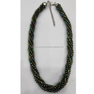 Collier élégant en corne et résine fait sur mesure, bijoux d'inspiration naturelle avec une touche artistique. Idéal pour les cadeaux et les fêtes - Product Image 6