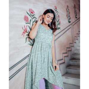 Ensemble Kurta sans manches en crêpe vert émeraude XS respirant - Product Image 4