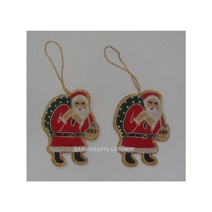 Adorno Navideño Colgante de Lujo Hecho a Mano con Diseño Único y Bordado Zari, Forma Personalizable para Decoraciones Festivas - Product Image 4