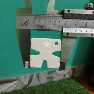 Pièces de puzzle en céramique faites à la main, forme géométrique, objet décoratif artisanal, couleur blanche, au meilleur prix - Product Image 2