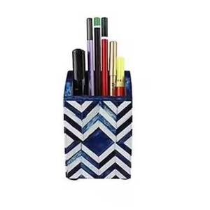 Support pour stylos et crayons d'inspiration marocaine, en os de buffle et résine, avec incrustations artistiques, matériau extérieur en os de buffle et résine, matériau intérieur en os de buffle et résine. - Product Image 3