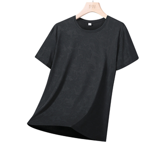 เสื้อยืดคอกลมแขนสั้นสีดำสำหรับผู้ชาย ทรงปกติ ผ้าเจอร์ซีย์ลำลอง ผ้าฝ้าย ระบายอากาศได้ดี สีพื้น - Product Image 1