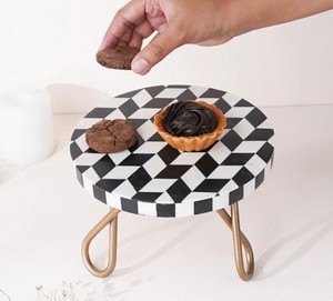 Soporte de Resina de Calidad Premium para Pasteles, Elegante Exhibidor de Postres, Decoración para Bodas, Fiestas, Cumpleaños y Eventos, Disponible para la Venta - Product Image 1