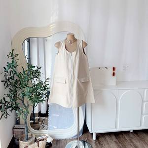 Vestido Minimalista Beige sin Mangas con Cierre y Bolsillo para Uso Diario Informal - Product Image 1