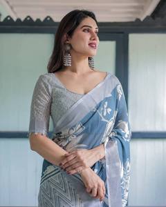 Sari en coton et lin bleu ardoise traditionnel de qualité supérieure, imprimé numérique floral, infroissable, protection solaire, tenue de créateur pour mariages - Product Image 2