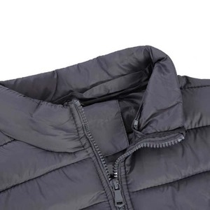 Veste matelassée 100% polyester, veste matelassée légère en toile avec col montant et logo sur le devant - Product Image 4