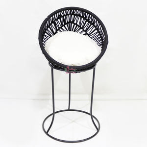 Artex-Cama Elevada de Ratán para Mascotas Dong Thap, Cápsula Redonda con Cojín Suave y Soporte de Metal - Product Image 2