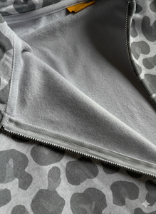 Sudadera con capucha corta de algodón 100% con forro polar para invierno, hombros caídos, cremallera, estampado digital, unisex, servicios ODM, transpirable y ecológica. - Product Image 3