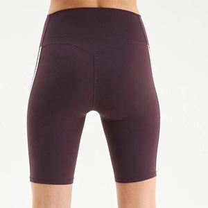 Shorts de yoga taille haute noirs unis pour femme, en tricot sportif, Spandex et Nylon, respirants, avec taille élastique, pour l'entraînement et le fitness - Product Image 4