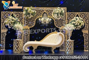 Support mural pour bougies en métal doré pour mariage, élégant support à bougies triple arche avec porte-bougies, prix raisonnables - Product Image 6