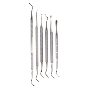 Outil professionnel de manucure OEM à double face en acier inoxydable argenté pour nettoyer les cuticules, pousse-cuticules et grattoir - Product Image 1