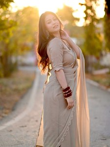 ผ้าซารีจอร์เจตต์พรีเมียม ตกแต่งด้วยลูกปัด งานปักฉลุลายลูกไม้ ขอบผ้าหรูหรา เหมาะสำหรับงานปาร์ตี้ฤดูร้อน ผ้าไม่ยับ ป้องกันแสงแดด พร้อมเสื้อคลุม - Product Image 6
