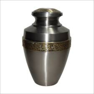 Urne funéraire vintage en métal rouge vin pour cendres humaines adultes, artisanale en aluminium et laiton avec bandes argentées - Product Image 4