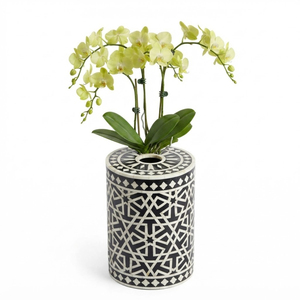 Vase à fleurs en résine écologique avec incrustation d'os en écaille de poisson bleue, motif festonné, pot de table pour la décoration moderne de la maison, des hôtels et des restaurants - Product Image 3