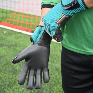 Guantes de Portero Blue Eagle Sports de Alta Calidad, Modelo Eagle Strike, Tallas Personalizadas, Malla Transpirable, Agarre de Látex, Cierre de Velcro, Unisex - Product Image 3