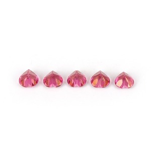 พลอยโทแพซสีชมพูธรรมชาติแบบเม็ดเดี่ยว |   การเจียระไนรูปหัวใจคุณภาพสูงสำหรับการทำเครื่องประดับ - Product Image 3