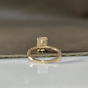 Anillo de Compromiso Aries Jewel con Diamante de Laboratorio de 2 Quilates, Corte Radiante, E VS1, Oro Amarillo de 14K, Certificado IGI, para Bodas y Aniversarios - Product Image 4