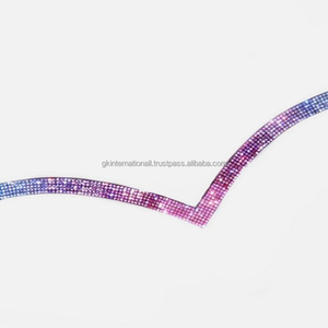 Nueva diadema de cuero brillante en forma de V para caballo, ideal para doma clásica, con cadena de cristales Hotfix, diadema brillante para caballos - Product Image 1