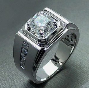 Anillo de Compromiso de Moissanita Tallada, Plata de Ley 925, Chapado en Oro Blanco, Joyería Fina, Elegante, Minimalista y de Lujo - Product Image 1