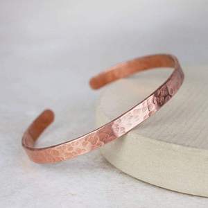 Brazalete Abierto de Cobre Martillado, Joyería de Moda para Mujer, Regalo - Product Image 4