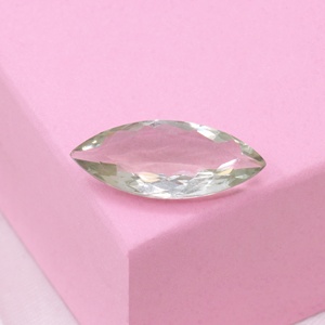Vente en gros de pierres précieuses naturelles en améthyste verte de 9,5 carats, taille marquise facettée, 26x11 mm, Memoria Jewels - Product Image 1