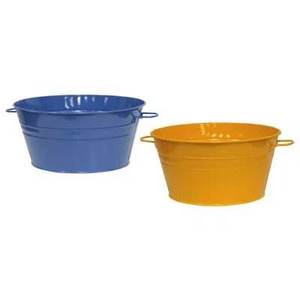 Maceta o jardinera ovalada galvanizada rústica hecha a mano, diseño único para uso en exteriores o en el hogar. - Product Image 1