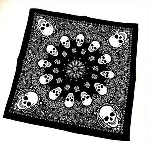 Foulard carré en soie de mûrier imprimé numérique personnalisé, motif citrouille effrayante et chapeau de sorcière, de luxe, pour femme - Product Image 4