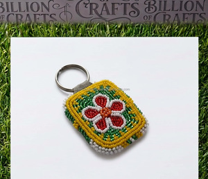Llavero de hoja de arce con cuentas hechas a mano, colgante de otoño con cuentas de cristal y mosquetón para bolso - Product Image 5