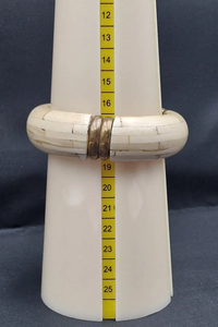 กำไลข้อมือทำมือสไตล์วินเทจจากกระดูกธรรมชาติ ประดับทองเหลือง โดย Perfect Enterprises - Product Image 3