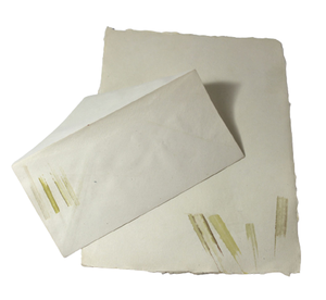 Papel de carta A4 con bordes irregulares (bordes naturales) + sobres con impresiones de hojas frescas, juegos de papelería - Product Image 3