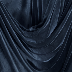 ผ้ากำมะหยี่โพลีเอสเตอร์ 100% สีเทาเข้ม ทอแบบนุ่ม 130 GSM ระบายอากาศได้ดี ยับยาก แห้งเร็ว เหมาะสำหรับทำเสื้อผ้า - Product Image 1