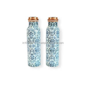 Botella de agua de cobre vibrante con diseño impreso en esmalte, trabajo floral con detalles intrincados y temas florales impresionantes - Product Image 3