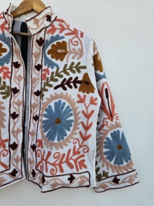 Veste en coton brodée de fleurs pour femme, col montant, manches longues, style Prairie Chic artisanal, cadeau pour elle - Product Image 5