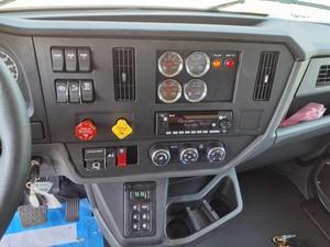 Tractocamión Diésel 6x4 de Servicio Pesado para Logística de Carga Comercial y Transporte por Carretera - Product Image 4