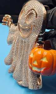 Colgante de Moissanita Chapado en Oro de 18K y Plata de Ley 925 con Diseño de Fantasma de Dibujos Animados Totalmente Cubierto de Piedras y Calabaza, Joyería de Regalo Unisex - Product Image 4